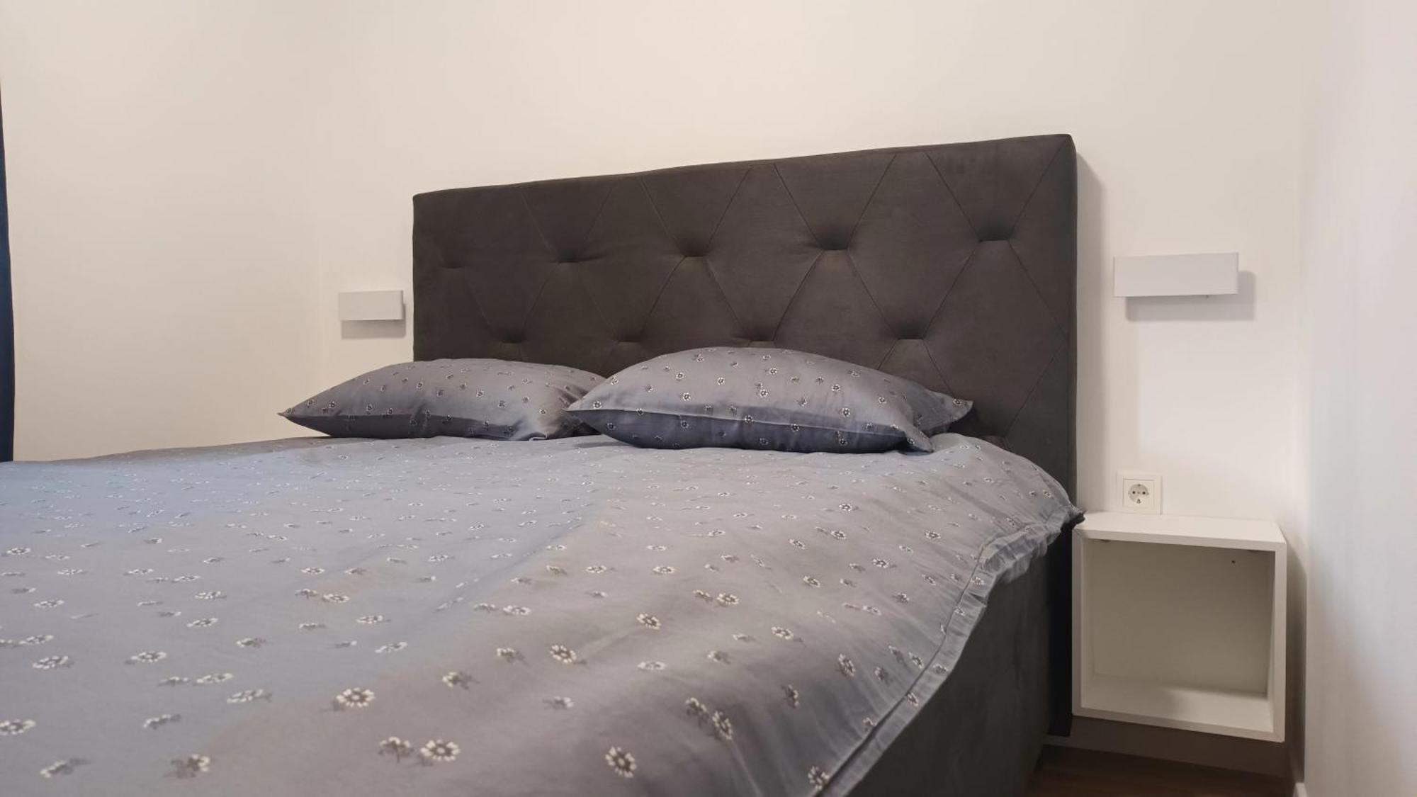 Apartman Sandra -Private Parking And Garden Zara Esterno foto