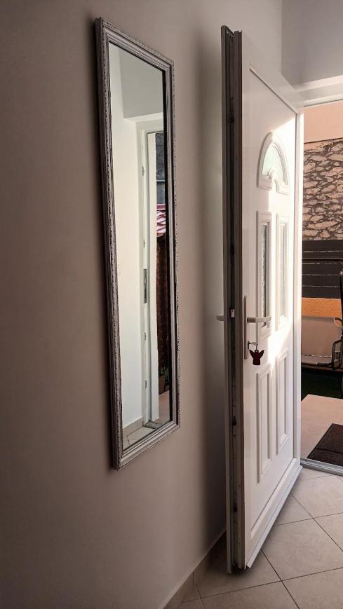 Apartman Sandra -Private Parking And Garden Zara Esterno foto