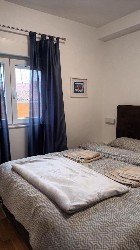 Apartman Sandra -Private Parking And Garden Zara Esterno foto