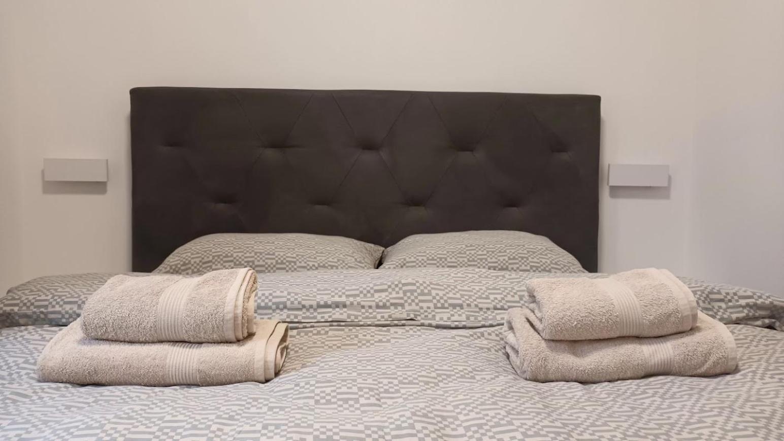Apartman Sandra -Private Parking And Garden Zara Esterno foto